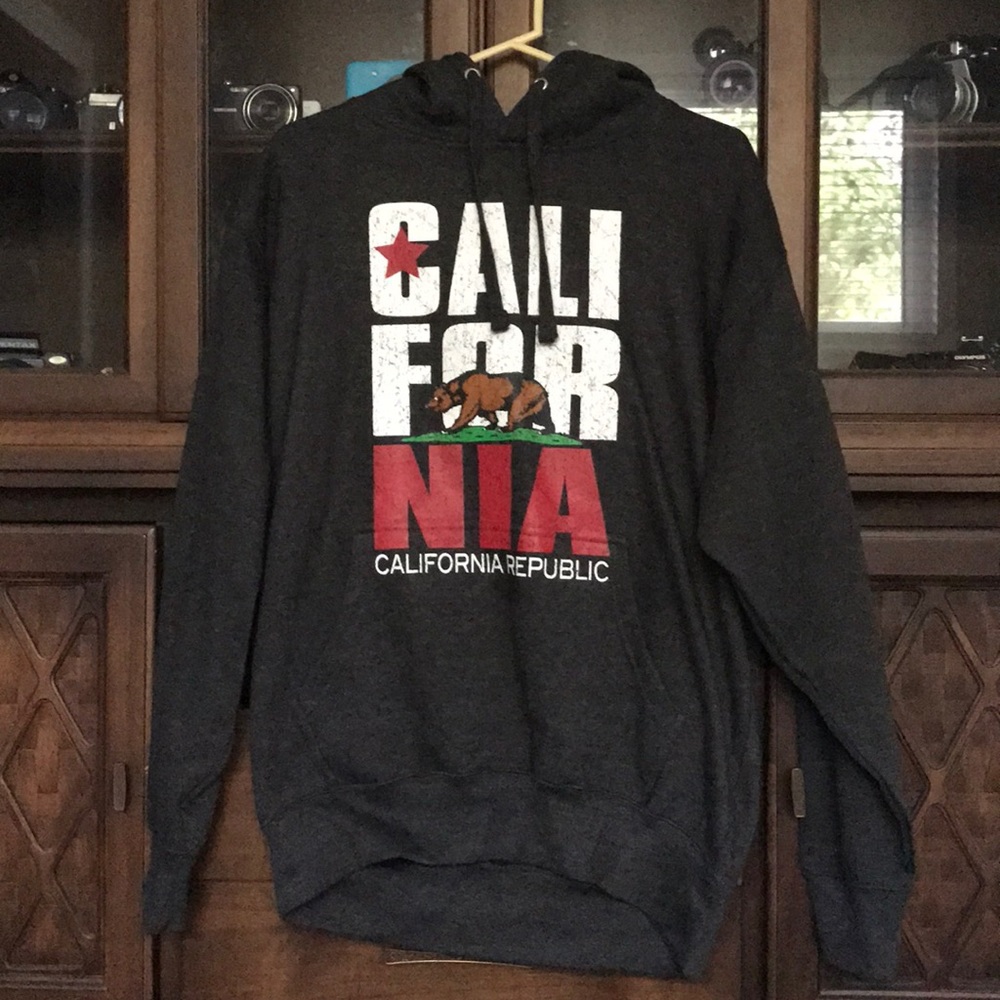 California Republic Pullover Sweatshirt with hood